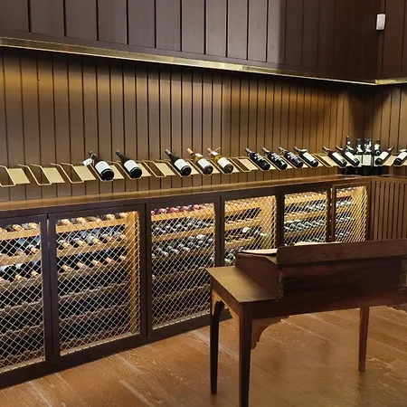 Orion Guest Casais *