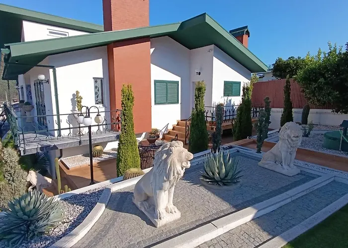 Willa Orion Guest Casais