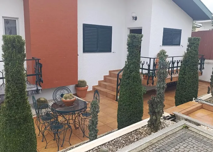 Orion Guest Casais *